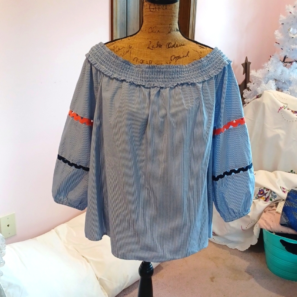 CROWN & IVY size XL Blue stripe off shoulder top EUC